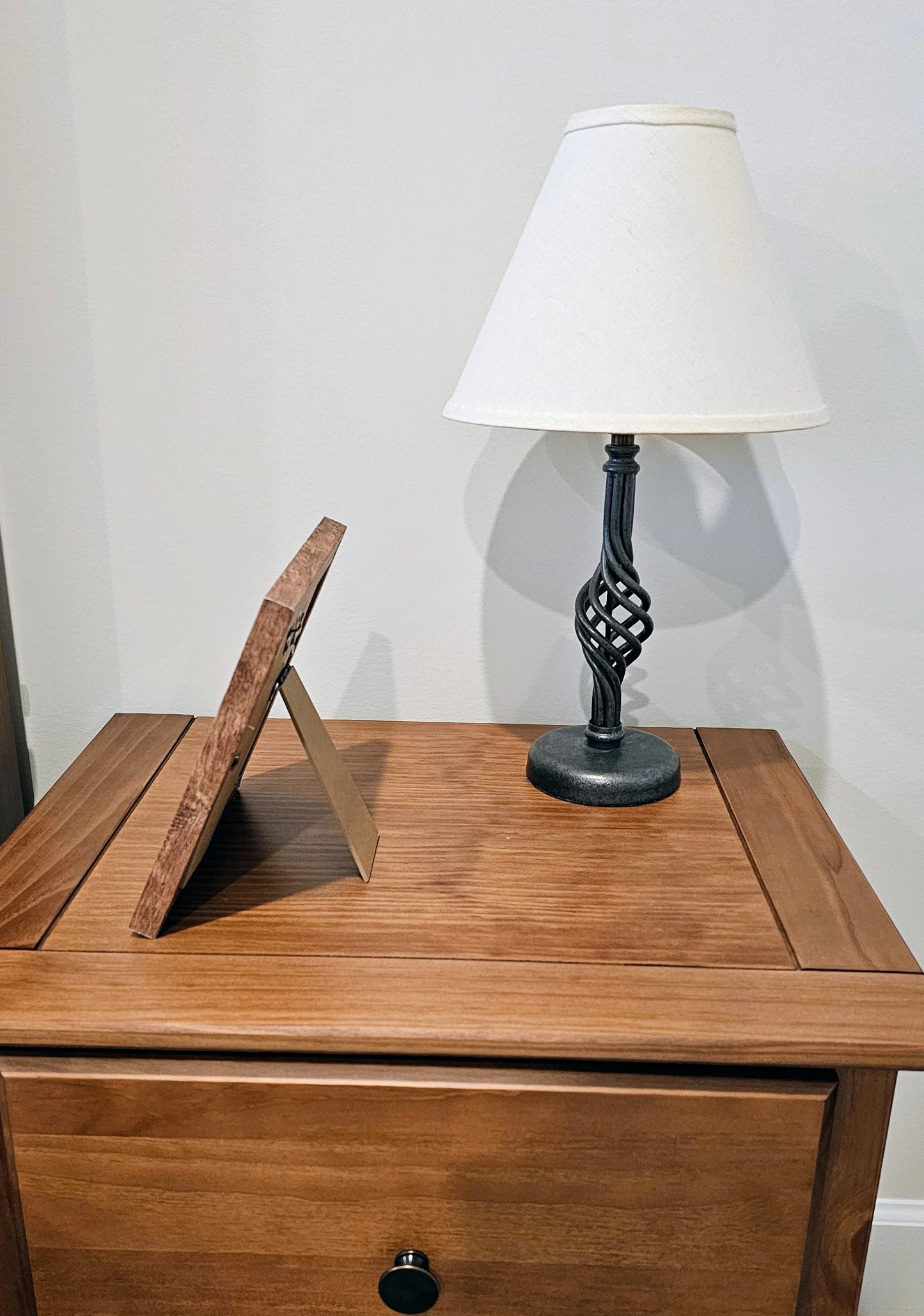 Blue Limpet & Tusk on Linen  7.5x7.5