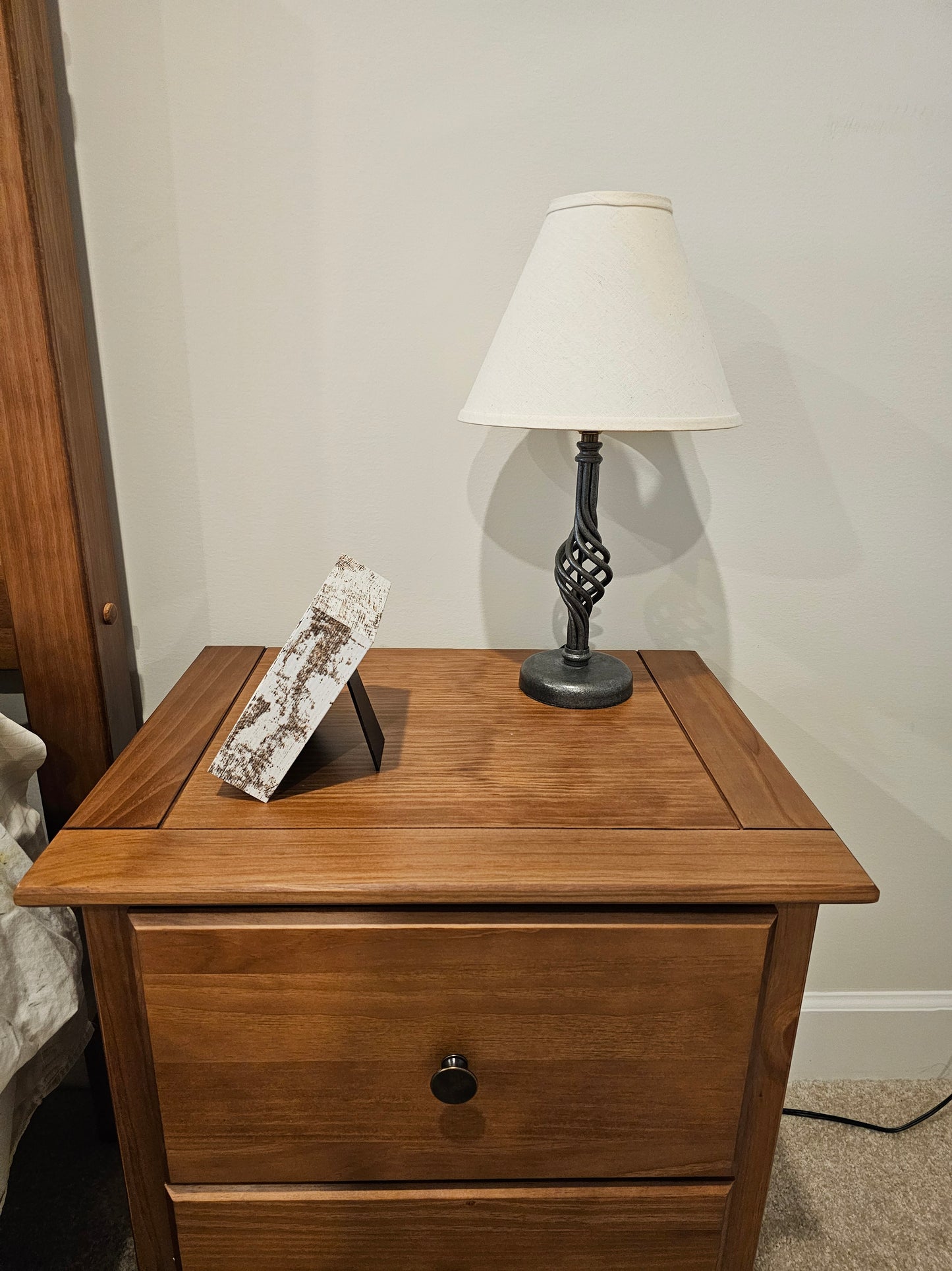 Olive Gibbosa Sliced Shell & Spikes on White Linen 5.5x5.5